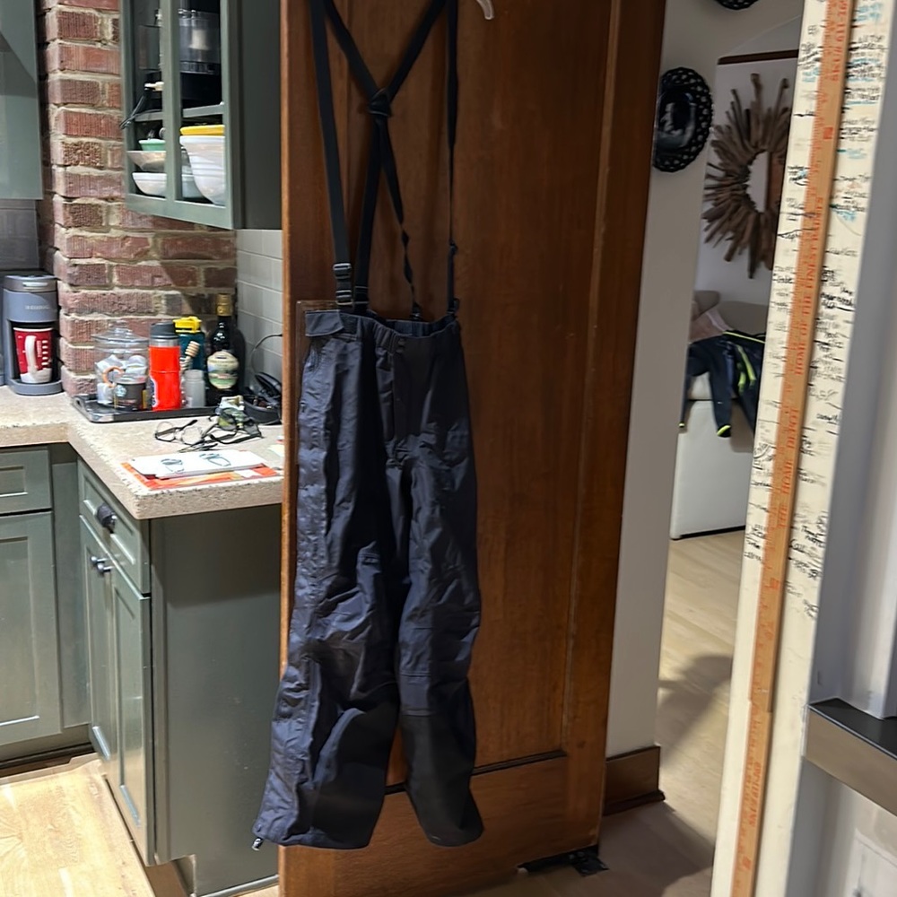 Men’s MEC size Medium GoreTex bibs